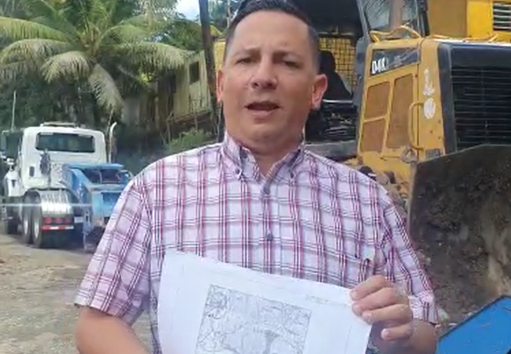 Municipio de Toa Alta avanza con trabajos en carretera alterna